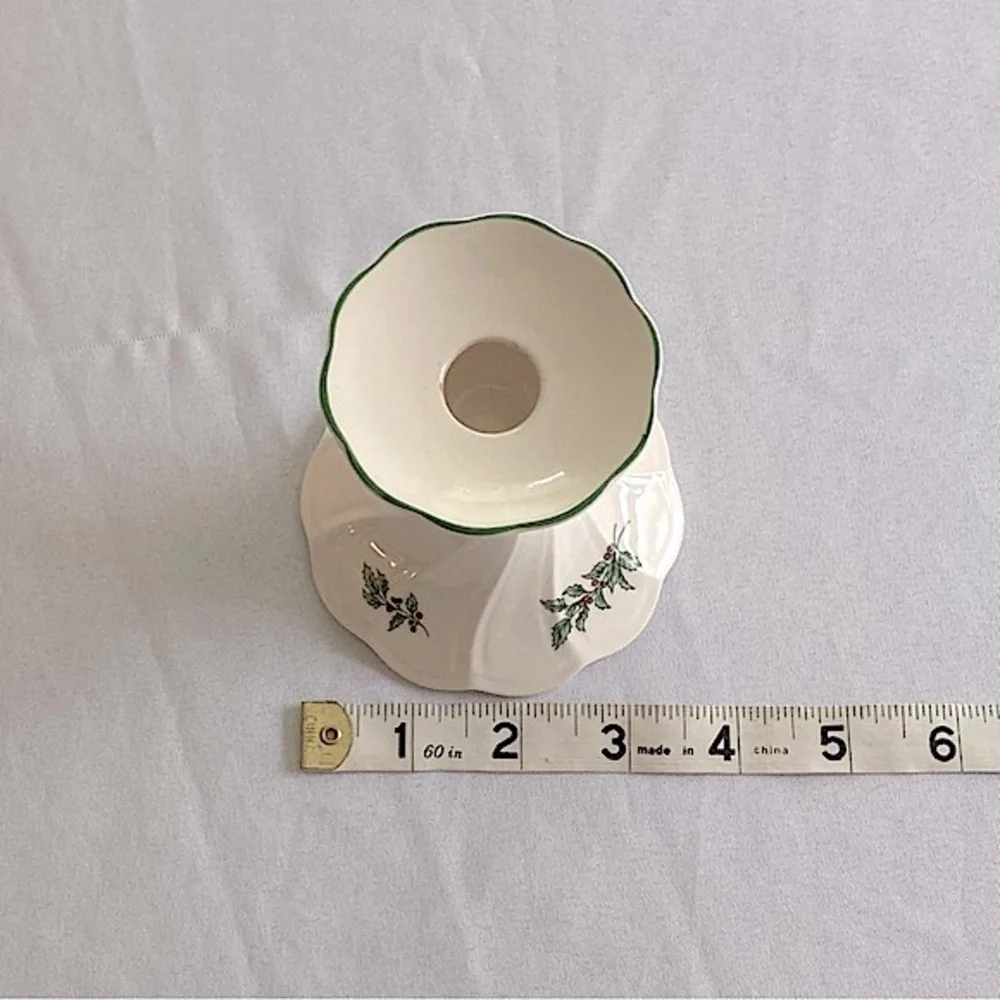 ⭐️ Vintage Nikko Ceramics white Christmas candle holders with Holly border - Picture 9 of 15